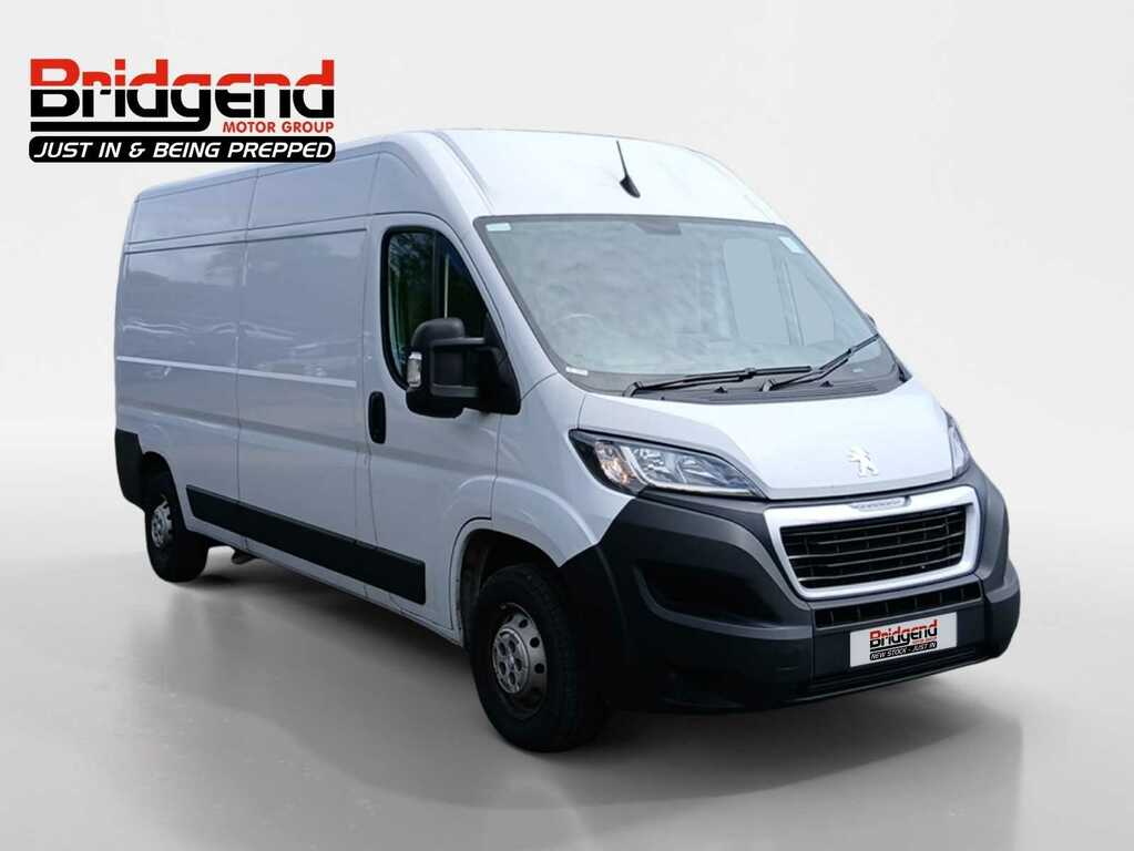 Peugeot Boxer 2.2 Bluehdi 335 Professional Premium Panel Van 5 MD73APX White #2