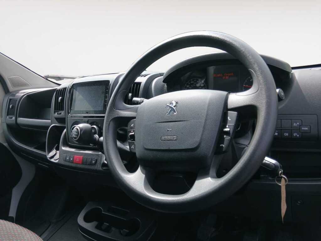 Peugeot Boxer 2.2 Bluehdi 335 Professional Premium Panel Van 5 MD73APX White #5