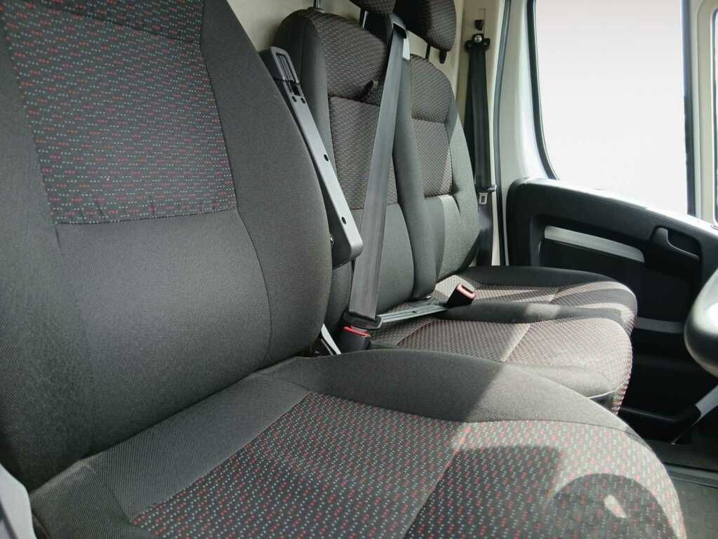 Peugeot Boxer 2.2 Bluehdi 335 Professional Premium Panel Van 5 MD73APX White #4