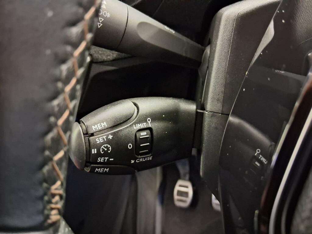 Peugeot 3008 Hatchback Black #21