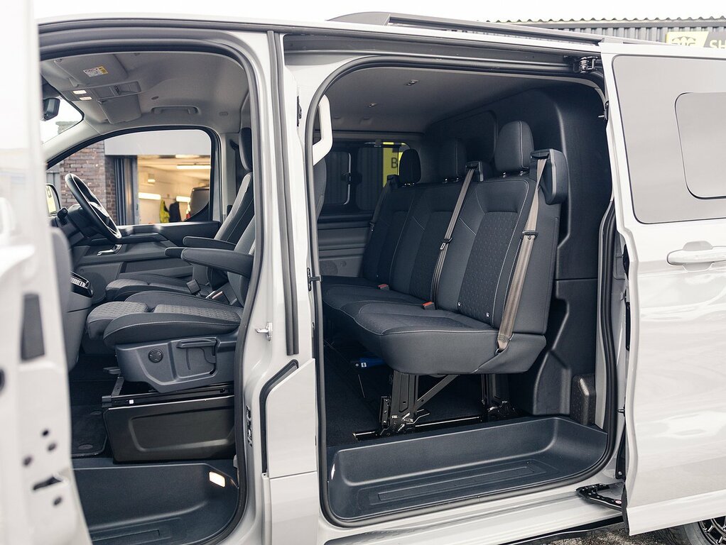 Ford Transit Custom Signature 320 2.5 Duratec Phev 232 Bhp L1 Swb 5 Se Grey