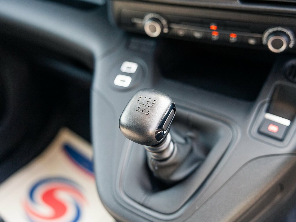 Peugeot Partner 1.5L Asphalt Black #29