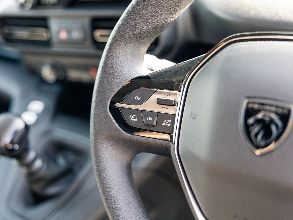 Peugeot Partner 1.5L Asphalt Black #24
