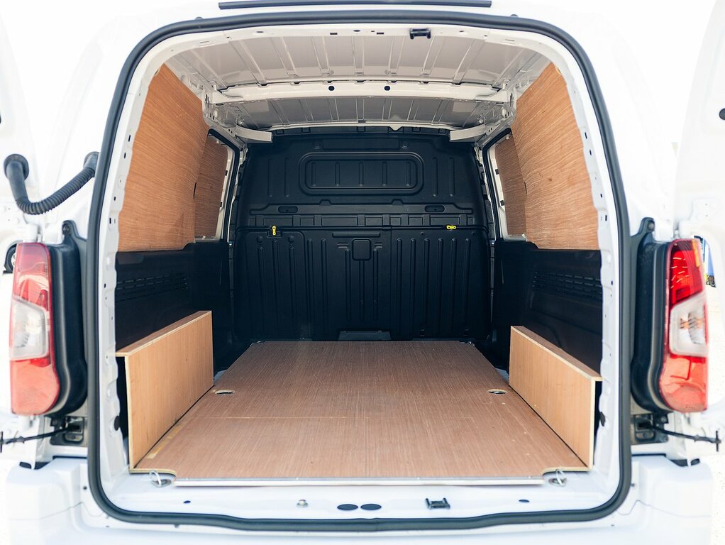 Peugeot Partner 1.5L Asphalt Black #14