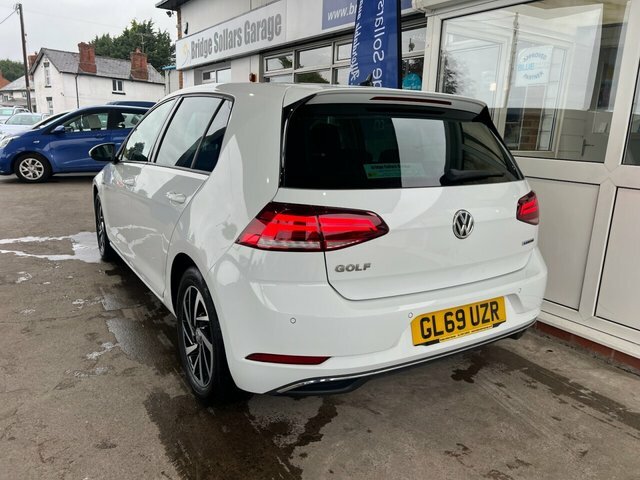 Volkswagen Golf Tsi Evo Match Hatchback GL69UZR White #3