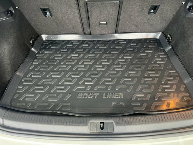 Volkswagen Golf Tsi Evo Match Hatchback GL69UZR White #6