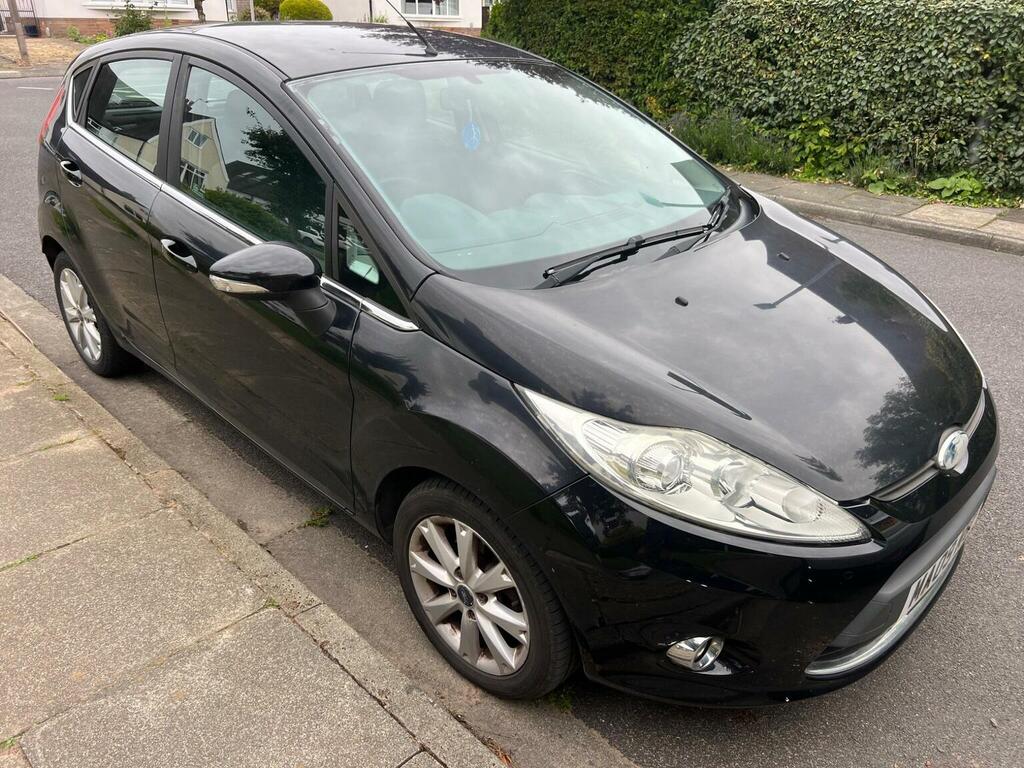 Ford Fiesta Hatchback Black #1