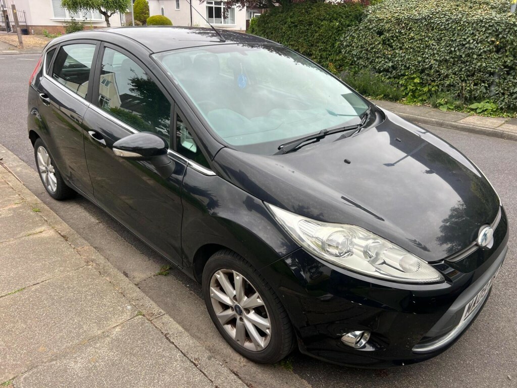 Ford Fiesta Hatchback Black #5