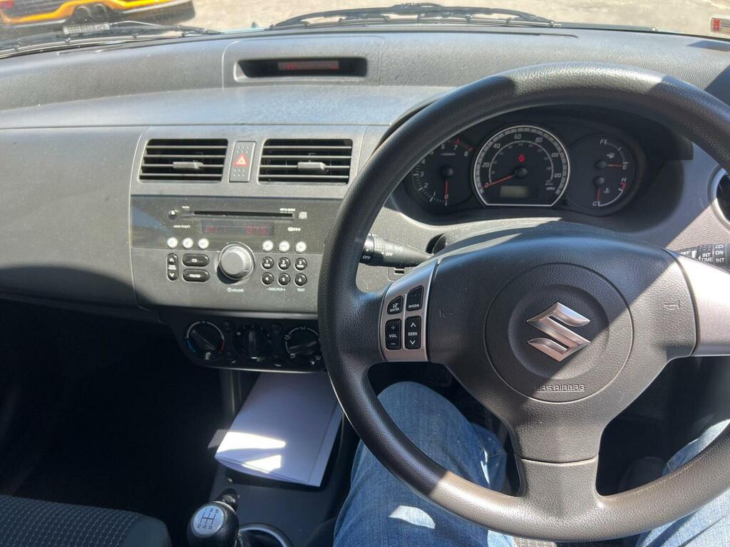 Suzuki Swift Glx Black #13