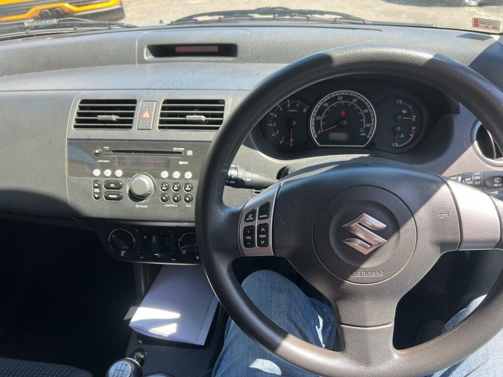 Suzuki Swift Glx Black #8