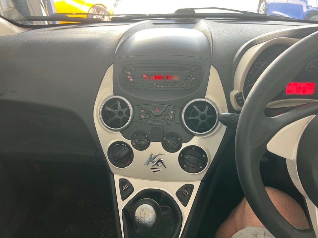 Ford KA 1.2 Style Hatchback Beige #24