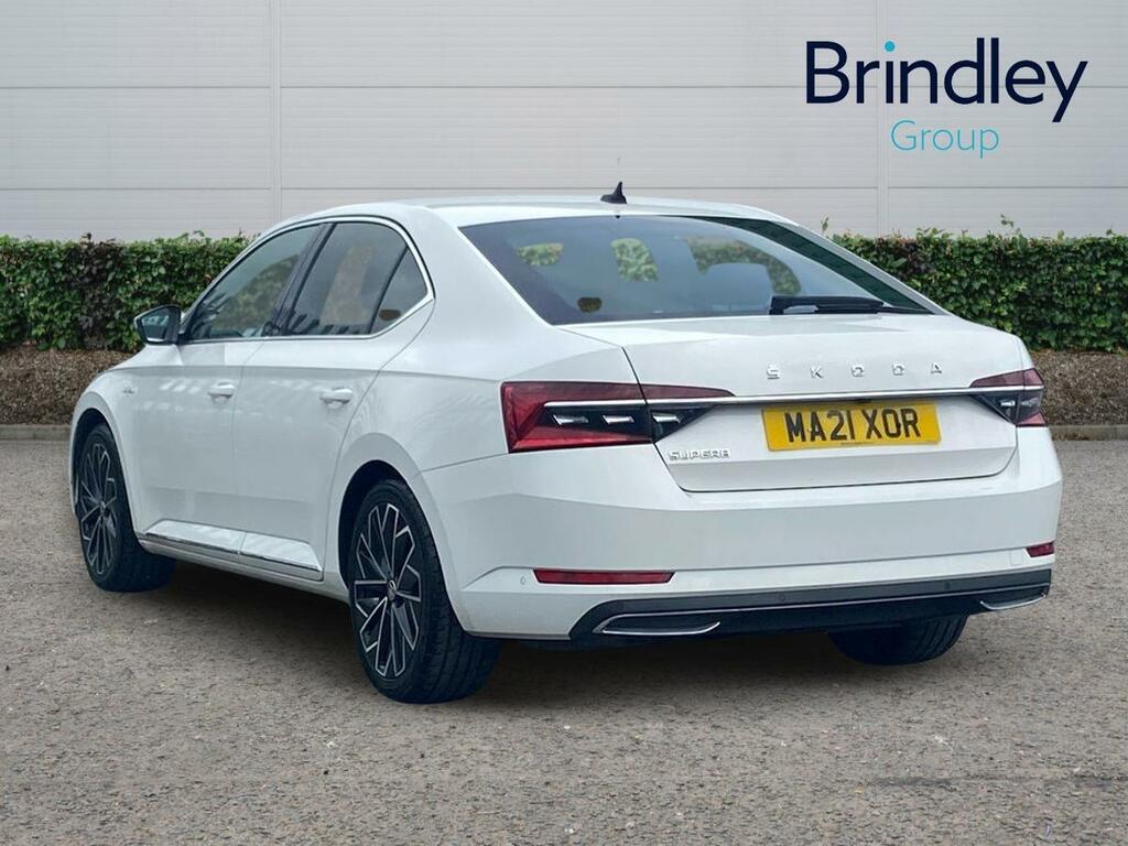 Skoda Superb 2.0 Tdi Laurin Klement Hatchback Dsg White #3