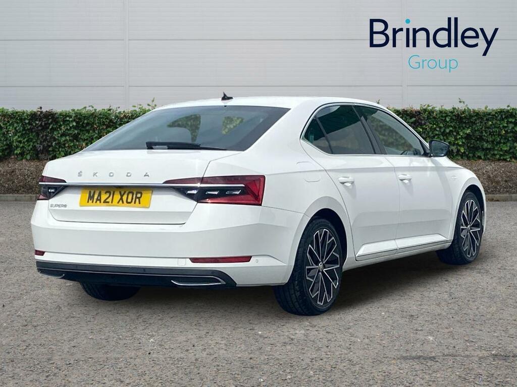 Skoda Superb 2.0 Tdi Laurin Klement Hatchback Dsg White #4