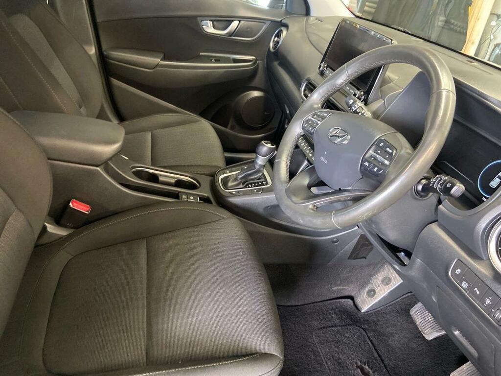 Hyundai Kona Hatchback White #20