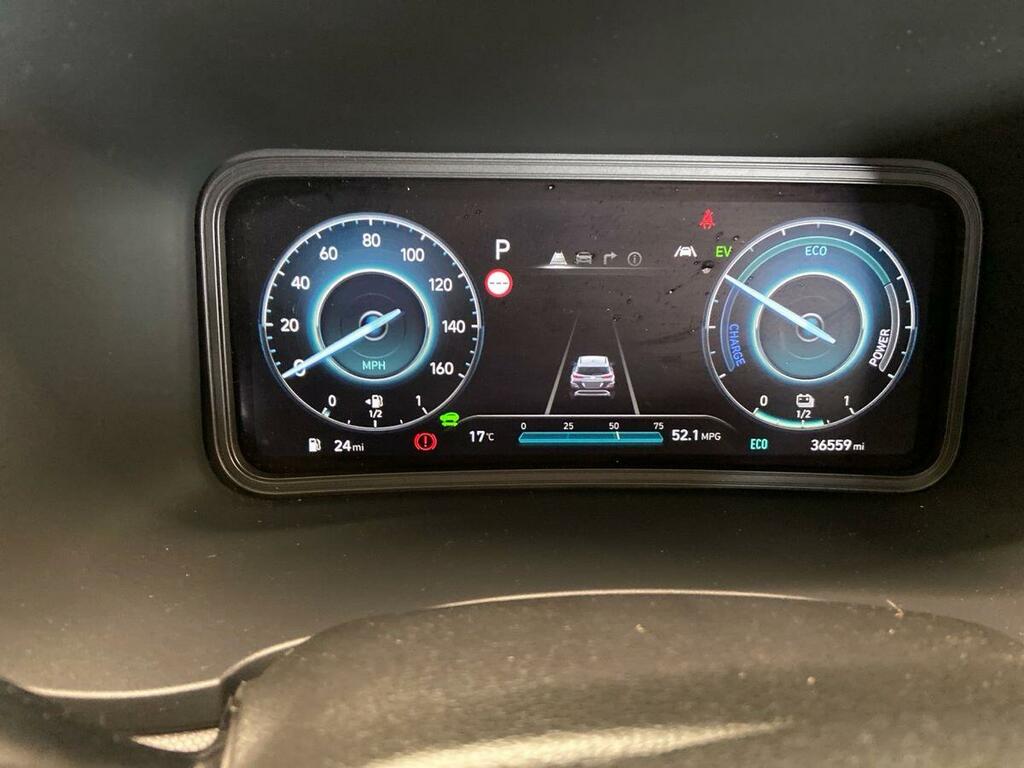 Hyundai Kona Hatchback White #14
