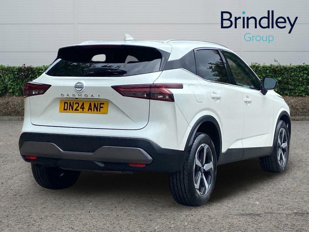Nissan Qashqai 1.3 Dig-t Mhev N-connecta Suv Hybrid Xt DN24ANF White #4