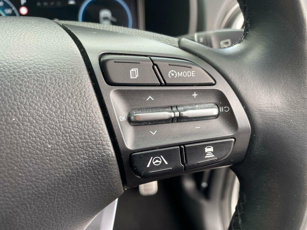 Hyundai Kona Premium Red #16