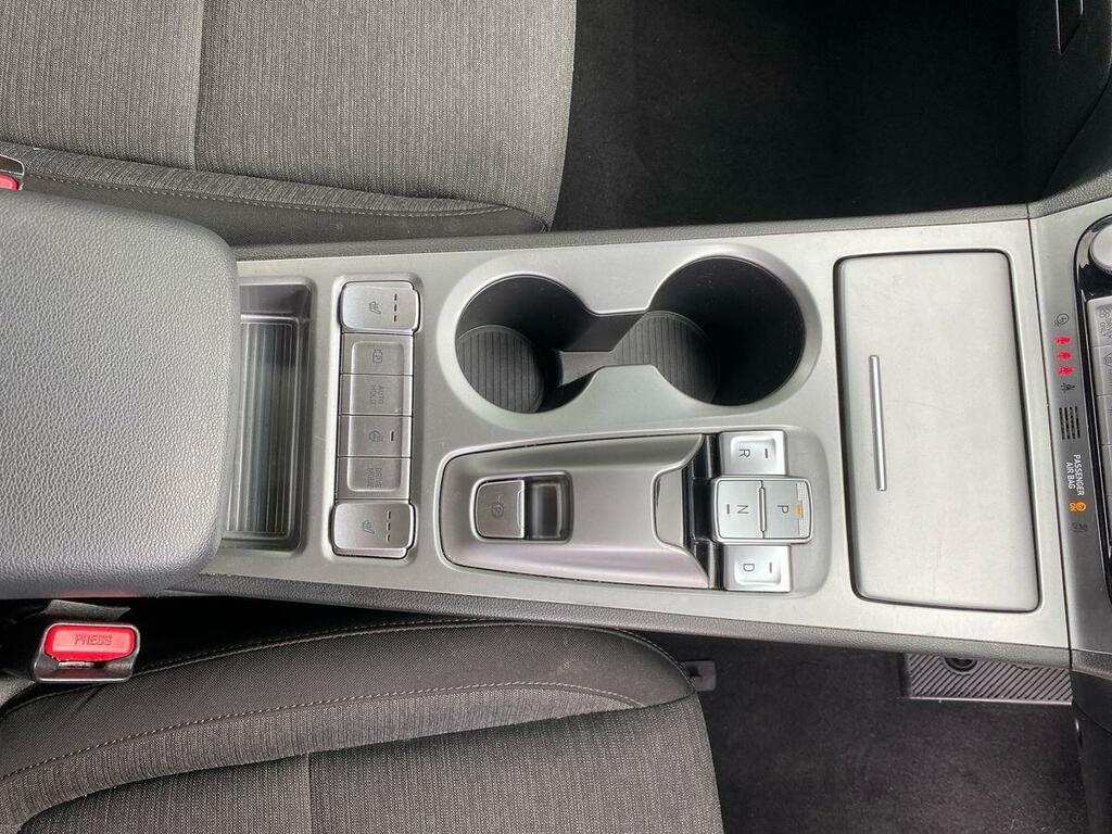 Hyundai Kona Premium Red #12