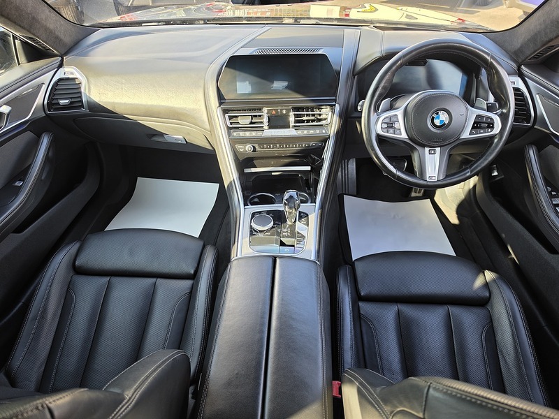 BMW 8 Series 4.4 M850i V8 Saloon Steptronic Xdrive E Black #3