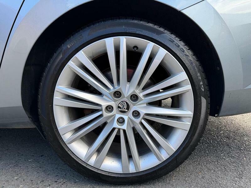 Skoda Superb Se L Black #10