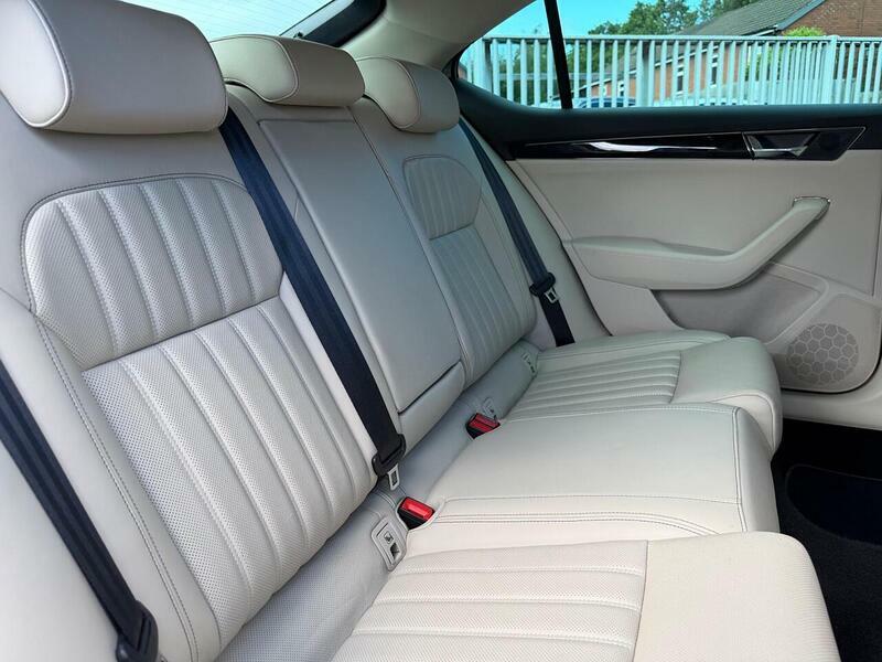 Skoda Superb Se L Black #40