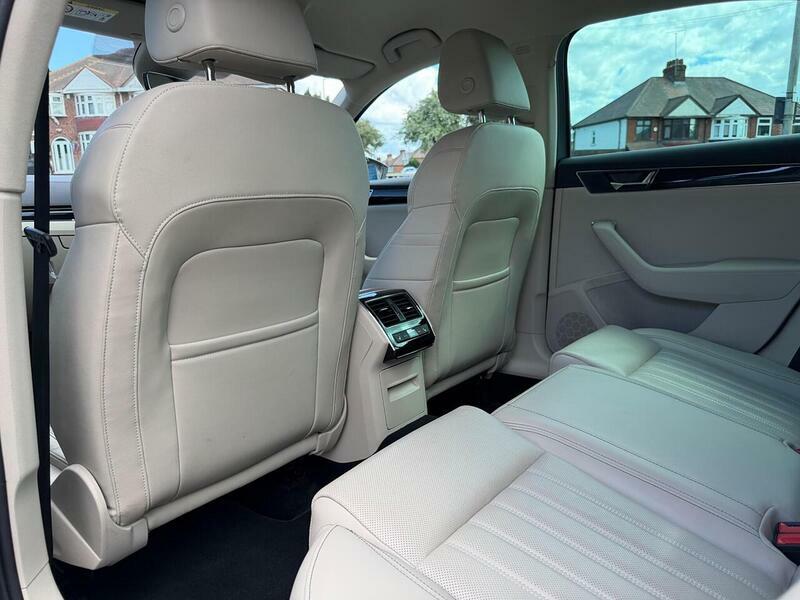 Skoda Superb Se L Black #35
