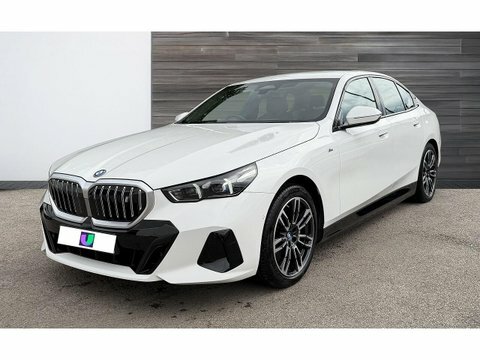 BMW i5 40 83.9Kwh M KP74VYK White #3