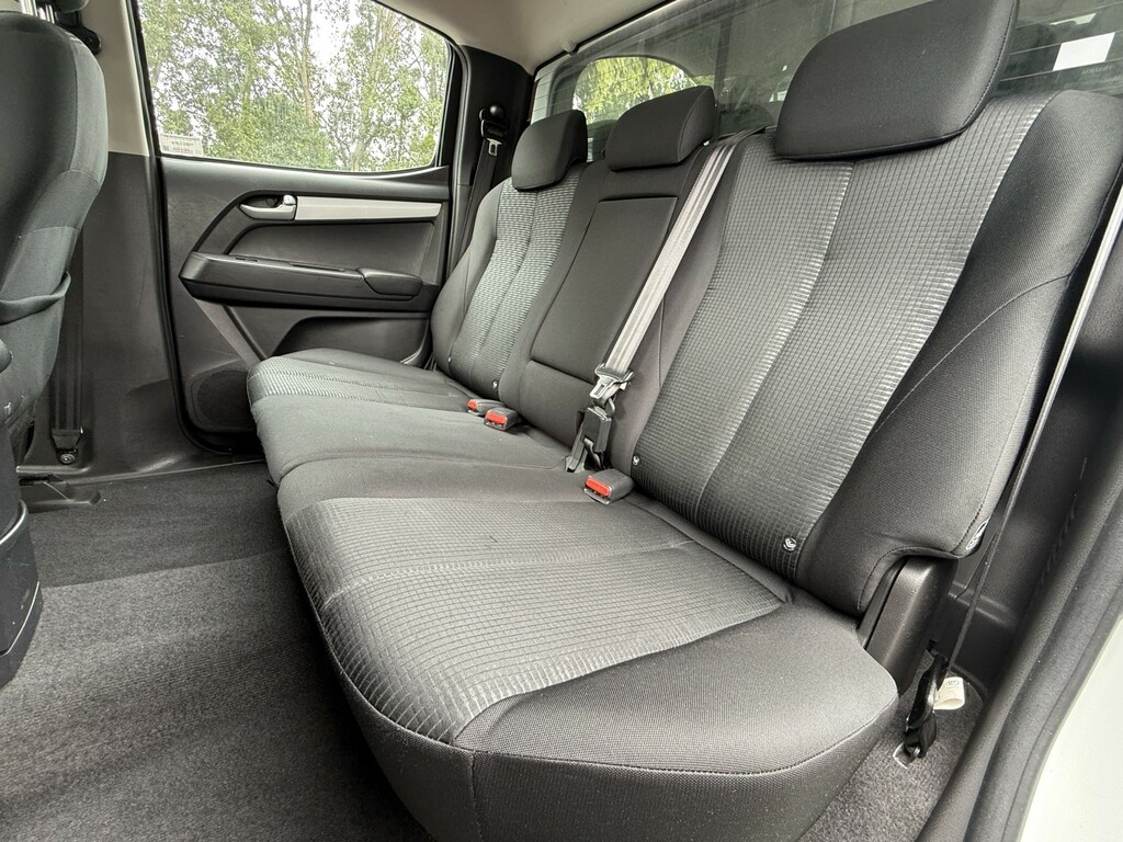 Isuzu D-Max 1.9 Td Utility Pickup Double Cab White #37