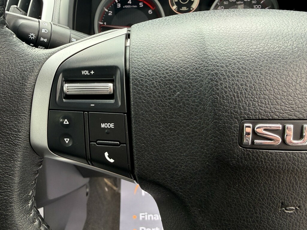 Isuzu D-Max 1.9 Td Utility Pickup Double Cab White #28