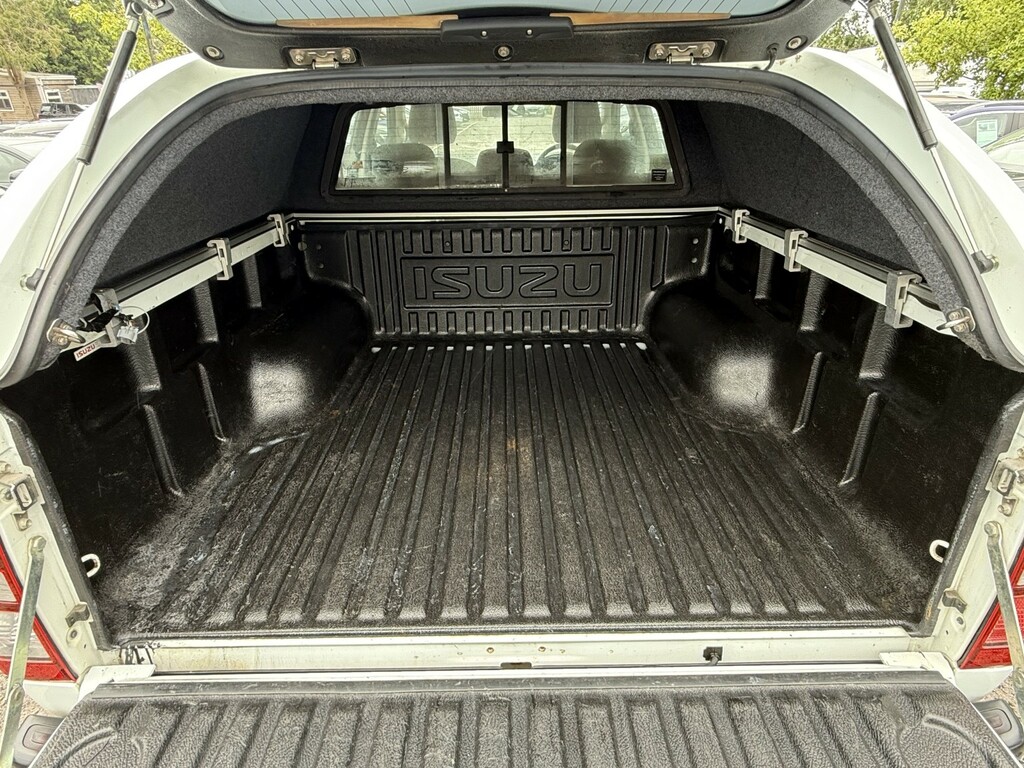 Isuzu D-Max 1.9 Td Utility Pickup Double Cab White #44