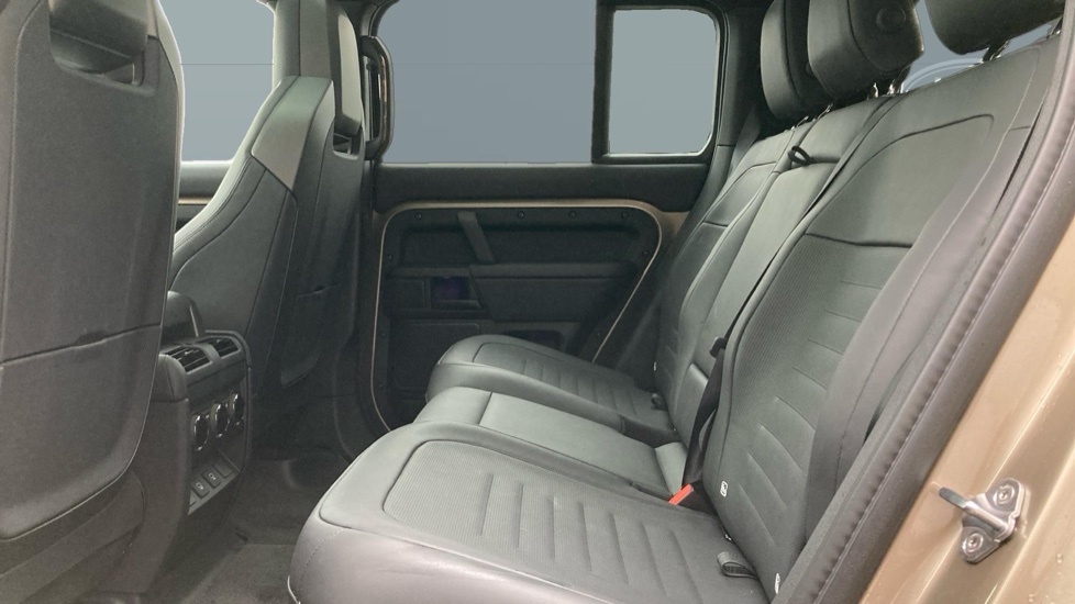 Land Rover Defender 110 Octa MV75AXM #4