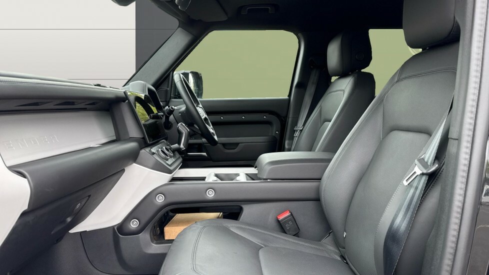 Land Rover Defender 110 X-dynamic Hse WA75YHL Black #3