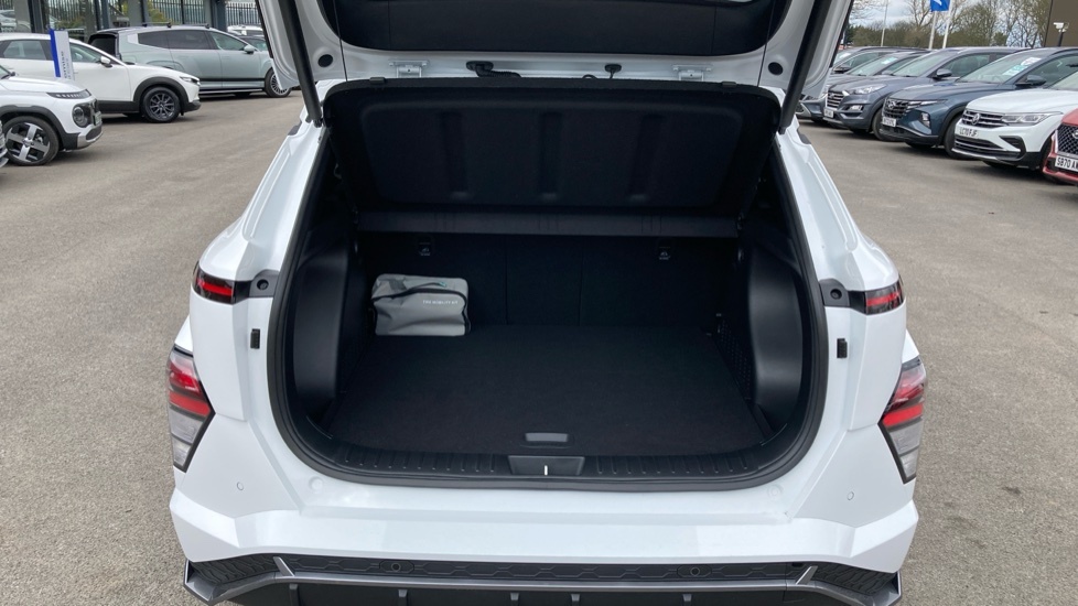 Hyundai Kona N Line NU25TZZ White #4