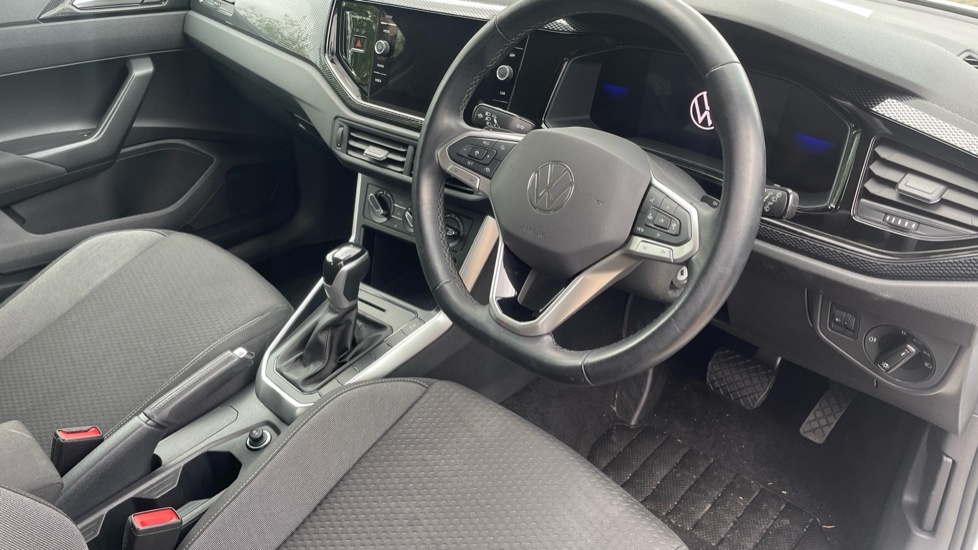 Volkswagen Polo Life White #6