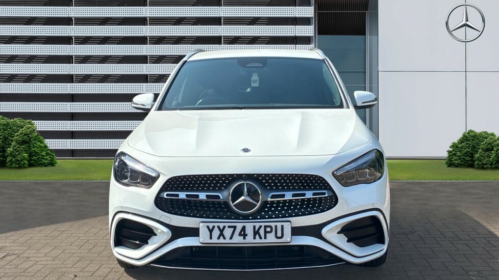 Mercedes-Benz GLA Class Amg Line White #3