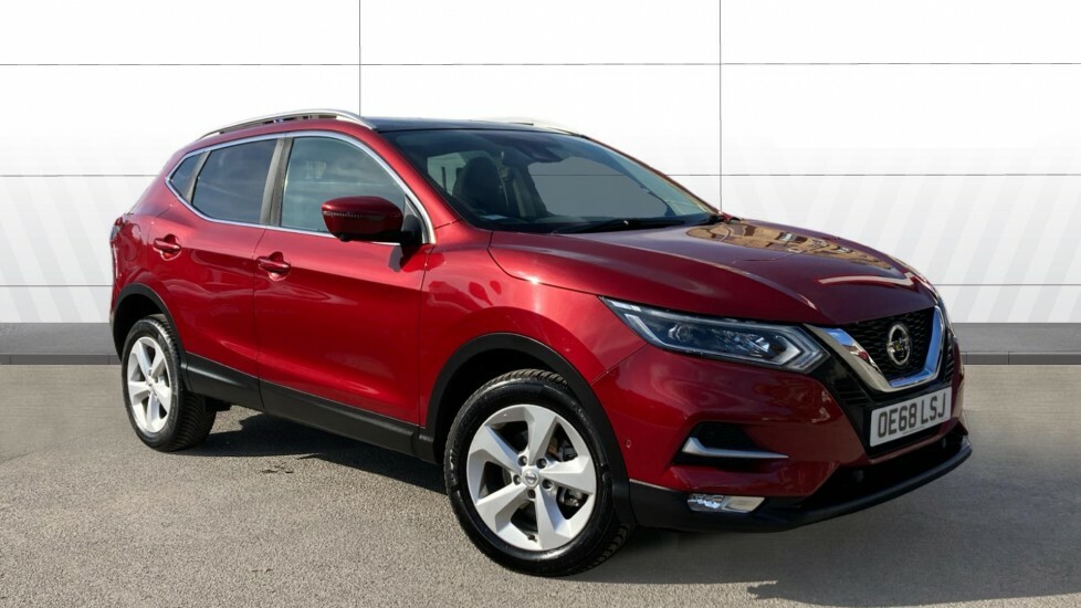 Nissan Qashqai Tekna Red