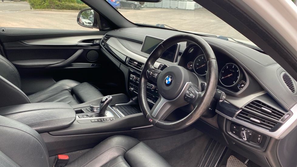 BMW X6 M M Sport White #6
