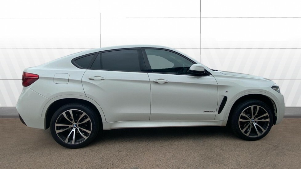 BMW X6 M M Sport White #3