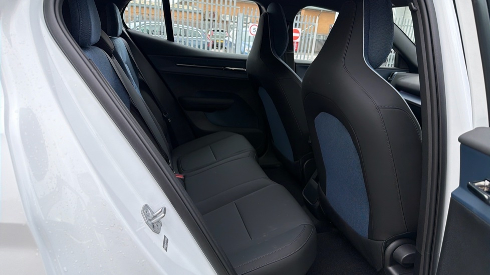 Volvo EX30 Plus White #6