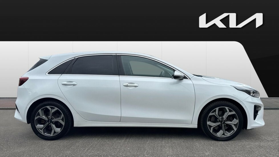 Kia Ceed First Edition White #5