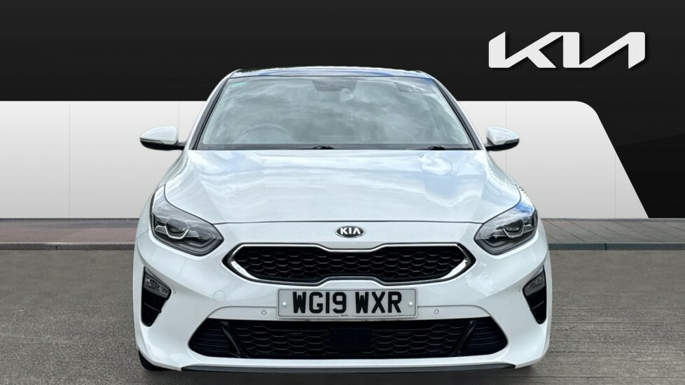 Kia Ceed First Edition White #3