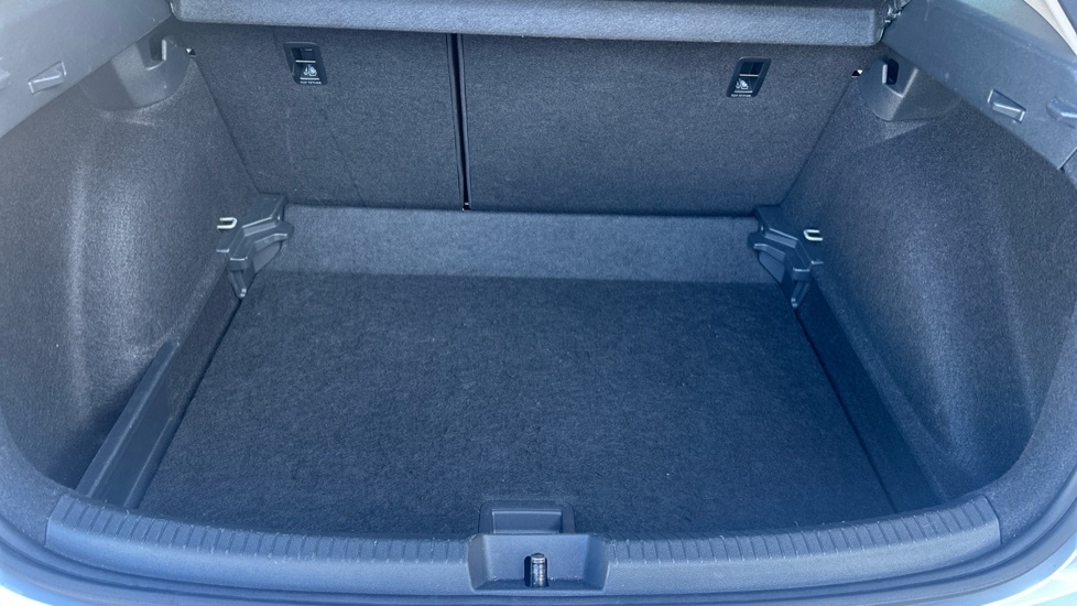 Volkswagen Taigo Match Silver #4