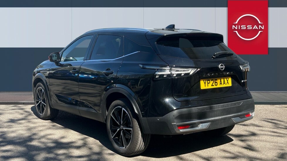 Nissan Qashqai Tekna Black #2