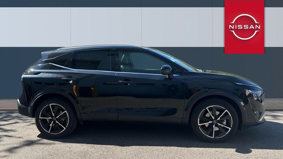 Nissan Qashqai Tekna Black #5