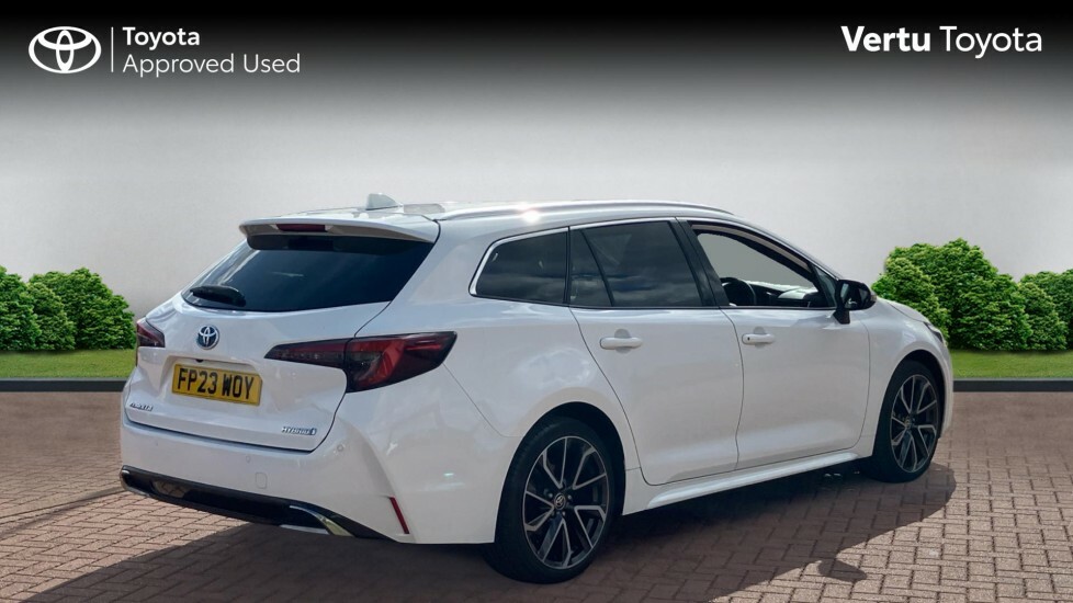 Toyota Corolla Excel White #2