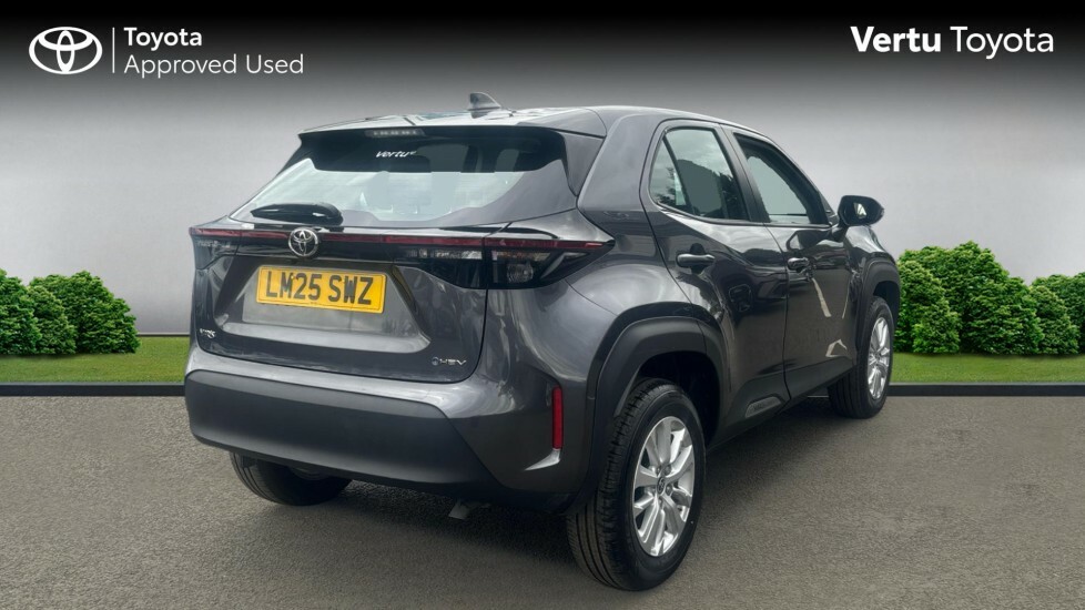 Toyota Yaris Cross Icon Grey #2