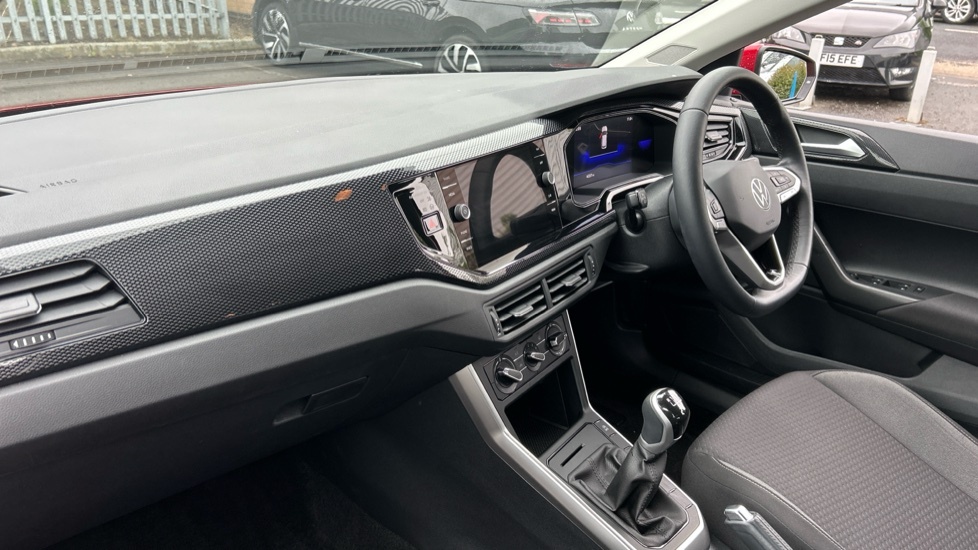 Volkswagen Polo Life Red #2