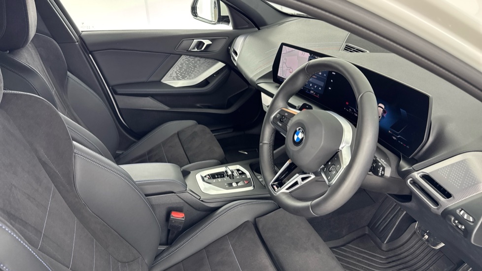 BMW 1 Series Sport White #6