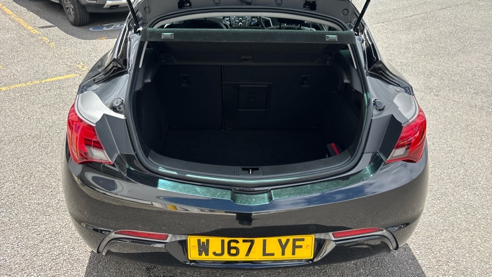 Vauxhall Astra GTC Limited Edition Black #4