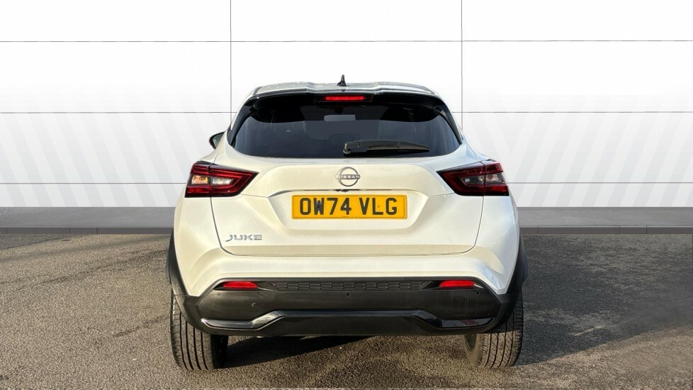 Nissan Juke Tekna White #6